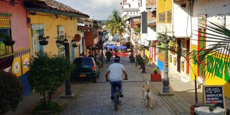 Immersive Cultural Tours Provide Participation in Local Community